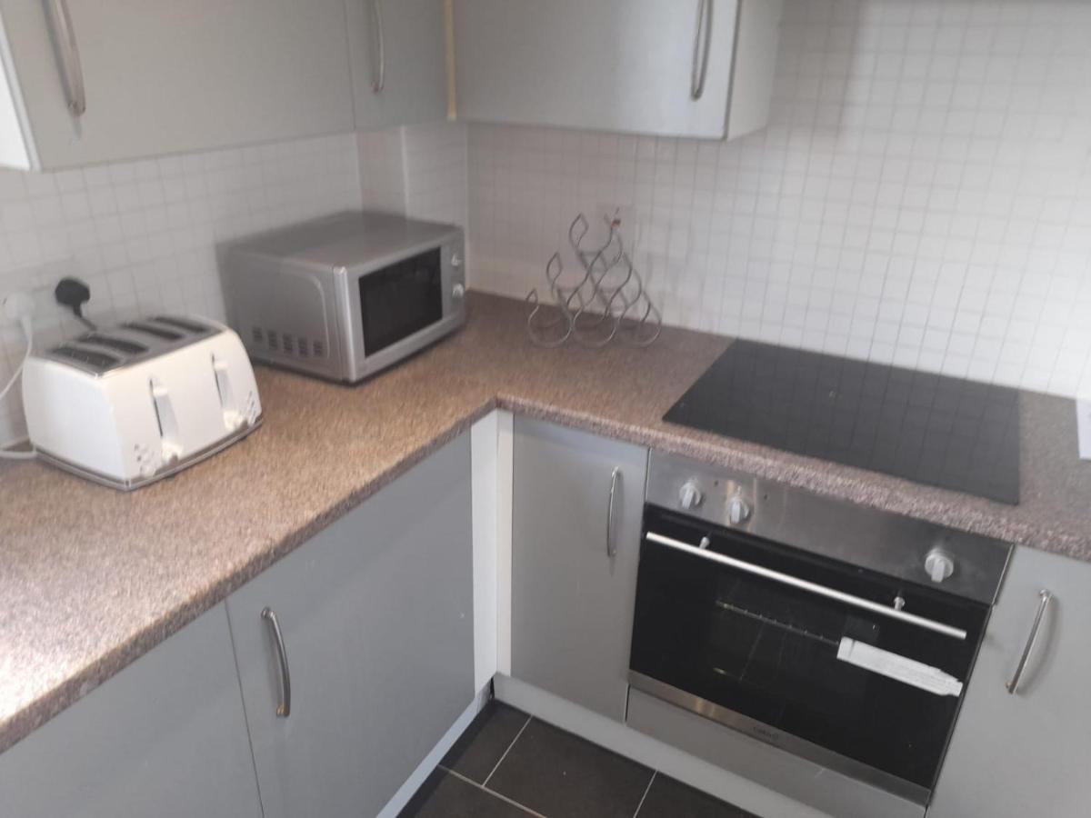 Penthouse Apartment Free Wi-Fi & Parking Occasional Bed Available Solihull Esterno foto