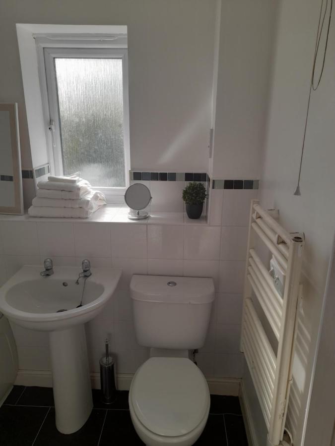Penthouse Apartment Free Wi-Fi & Parking Occasional Bed Available Solihull Esterno foto