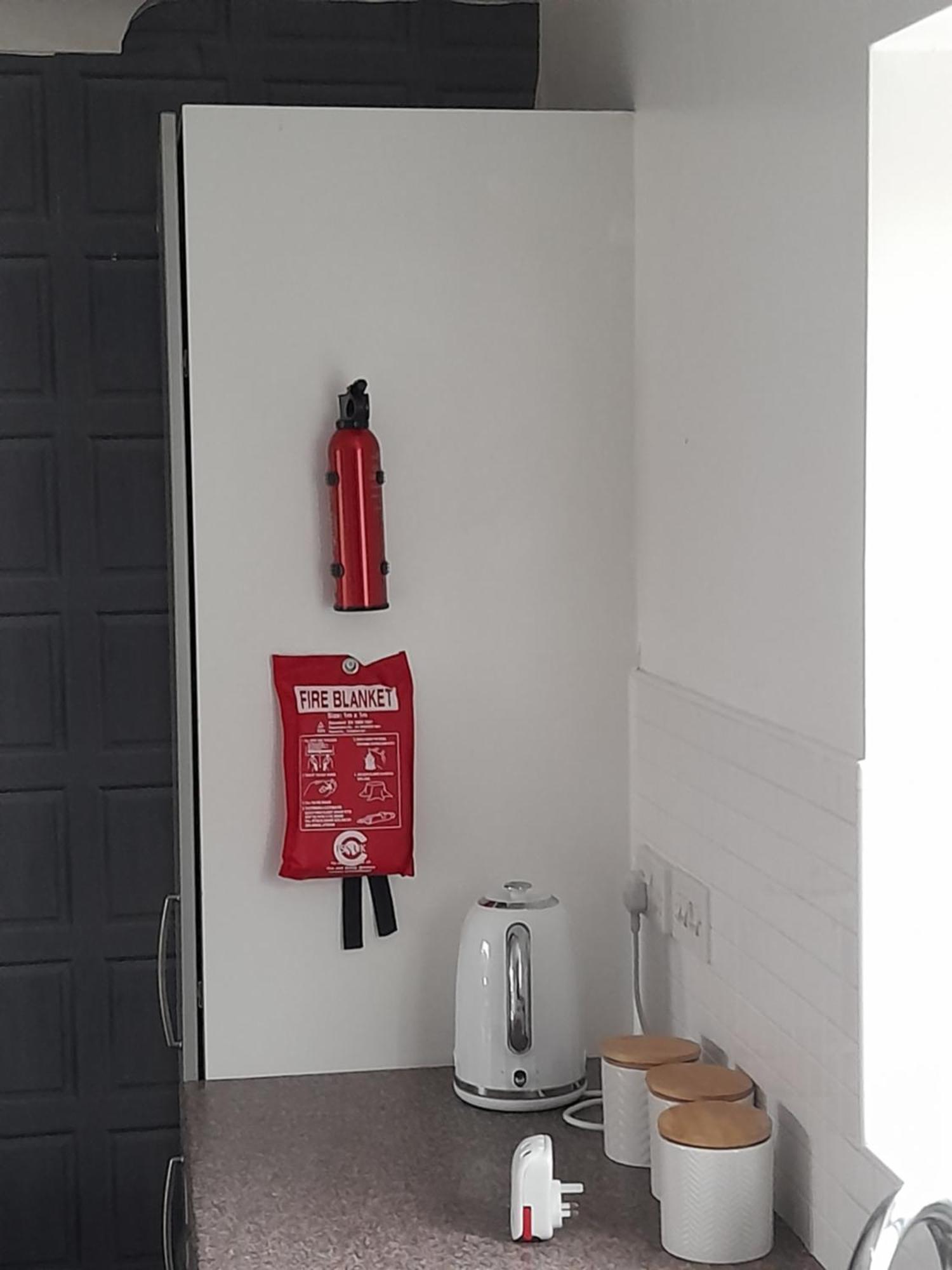 Penthouse Apartment Free Wi-Fi & Parking Occasional Bed Available Solihull Esterno foto